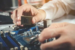 Dalle macchine di Turing ai supercomputer: “un viaggio affascinante nella storia dell’informatica”